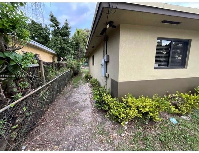 Photo - 437 NW 81st St.