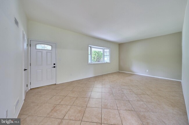 Photo - 2924 Gracefield Rd