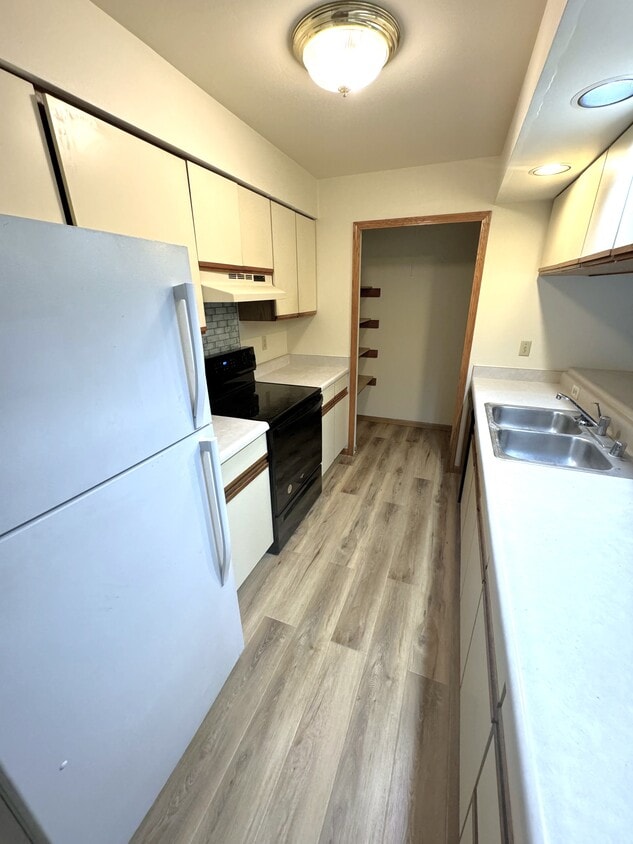 Floor Plan - 2 Bedroom, 1 Bath - Spring 2026