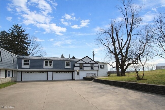 Building Photo - 7349 Tippecanoe Rd Unit B