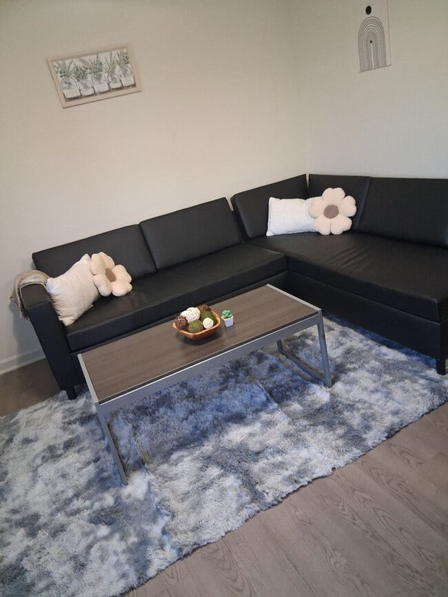 Building Photo - 1051 Southern Dr Unit ID1356290P