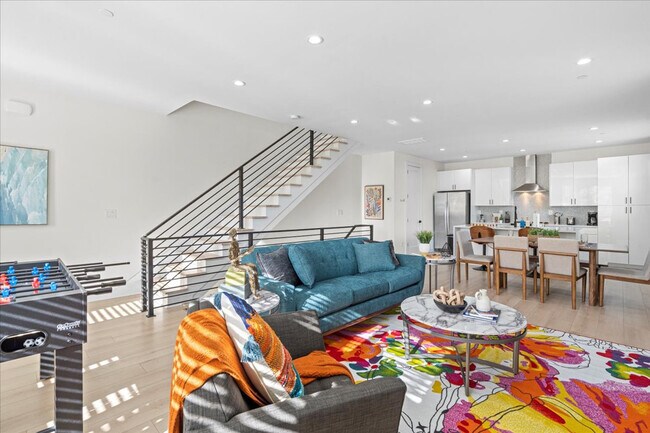 Building Photo - 1319 Anderson St Unit ID1366784P