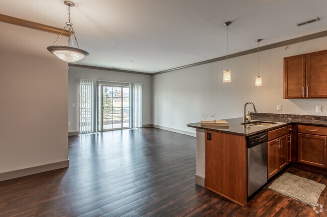 The Beaufort-2 - 1Br,1B - 724 SF - The Seasons of Carmel