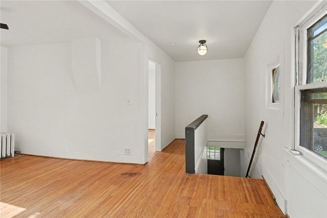 Photo - 54 Sanford St