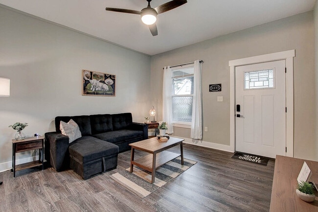 Building Photo - 42 S Holmes Ave Unit ID1303782P