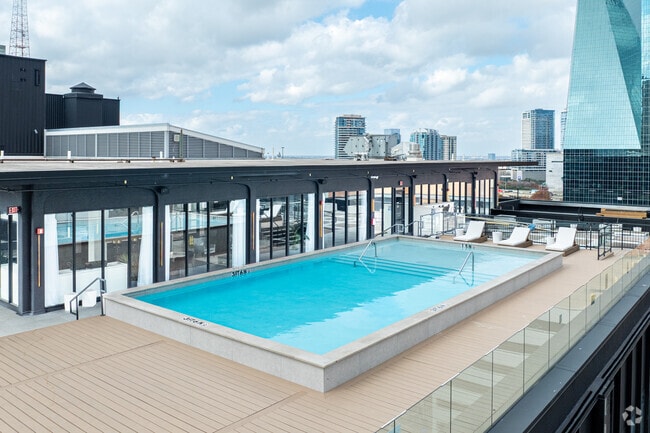 Pool - Remi Downtown