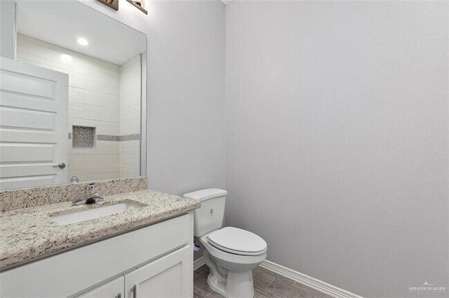 Photo - 2104 Redbud Ln Unit 1