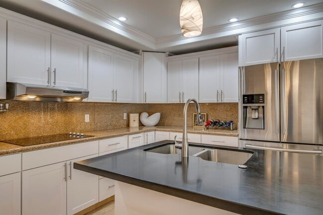 Photo - 912 N Niheu Pl