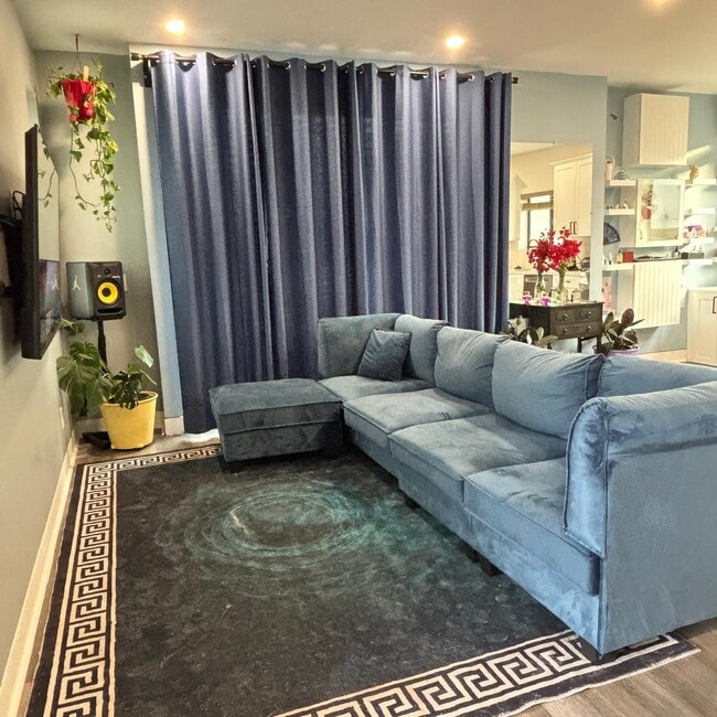 Living Room Bright, and Spacious - 1125 N 11th St