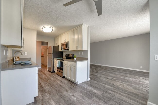 Photo - Balboa Apartments