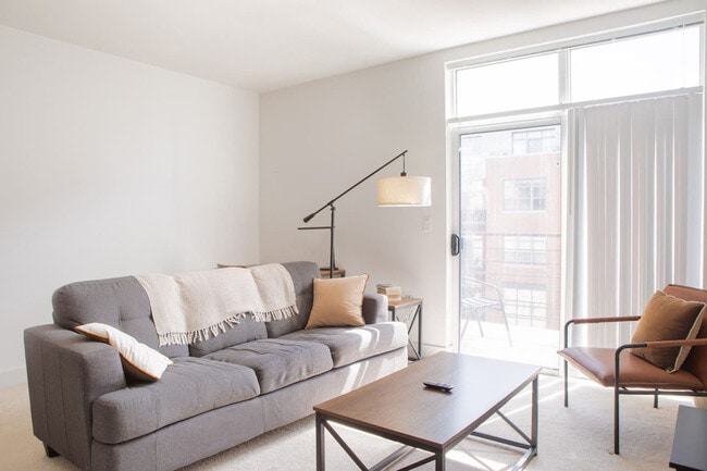 Photo - 132 N Jefferson St Unit ID1379058P