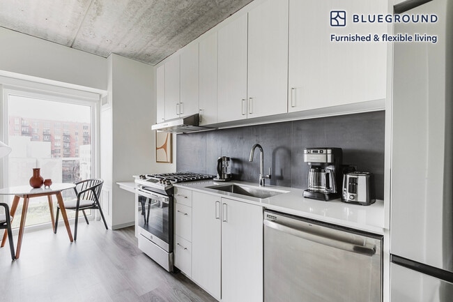 Photo - 343 W Schiller St Unit FL6-ID1087