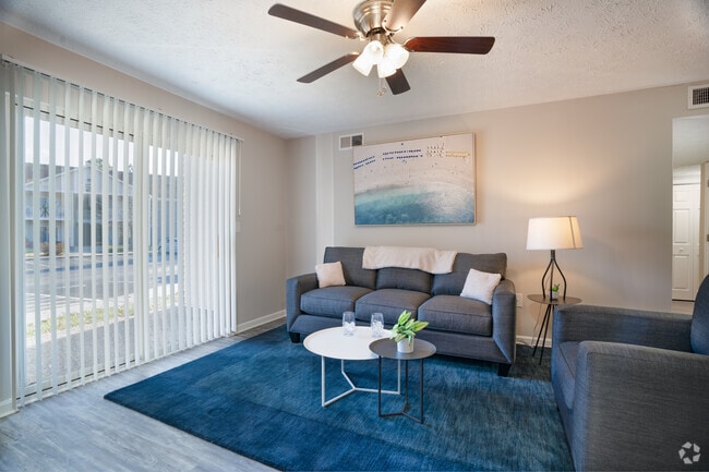 2BR, 2BA - Livingroom - Tanyard Park