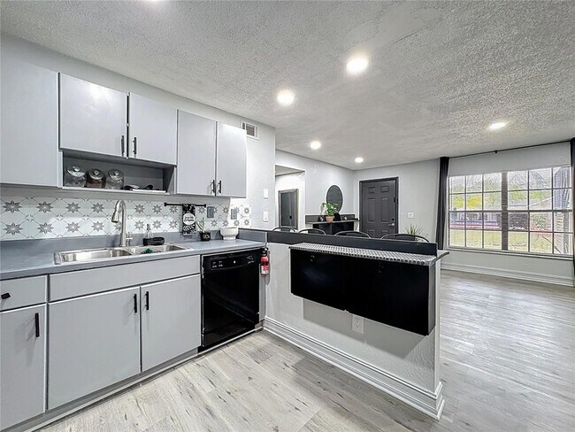 Photo - 21027 Voyager Blvd Unit 3