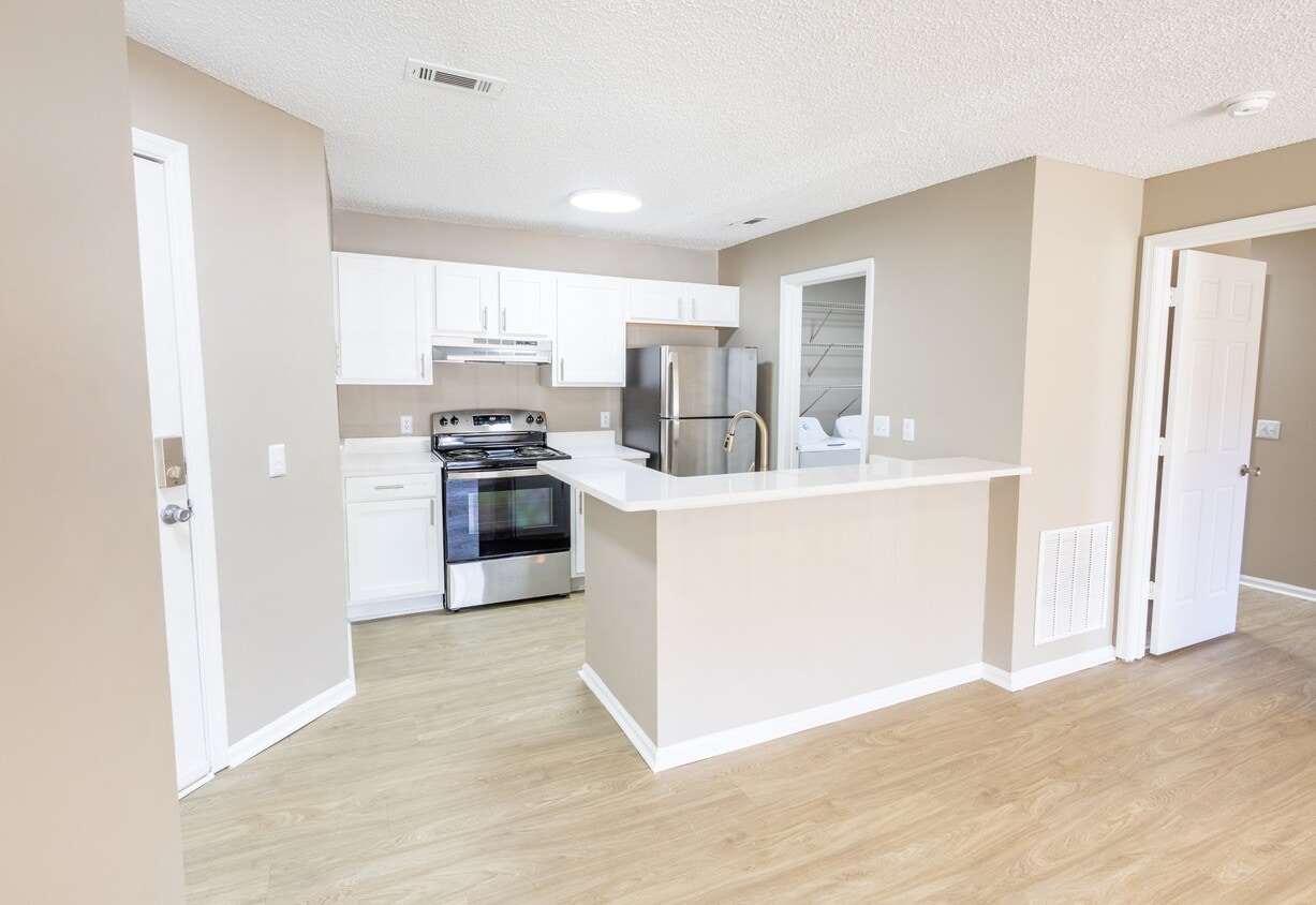 Kitchen Best - 3 Bed 2 Bath - Diamond