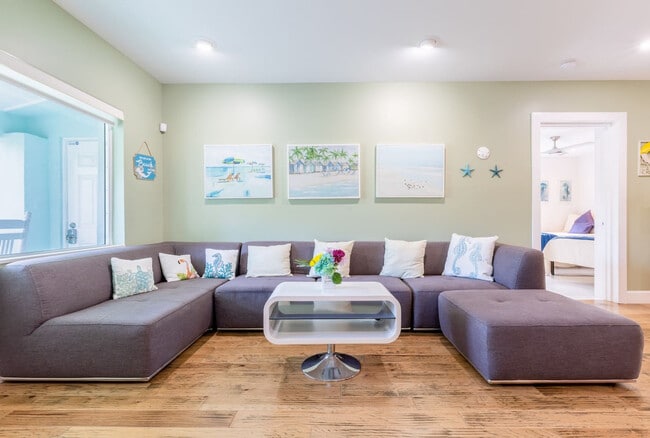 Building Photo - 212 SW 2nd Pl Unit ID1258734P