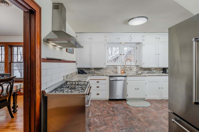 Photo - 301 W Wisconsin Ave Unit ID1373701P