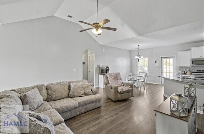 Photo - 56 Avondale Dr NE