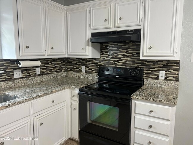 Photo - 4630 Erskine St