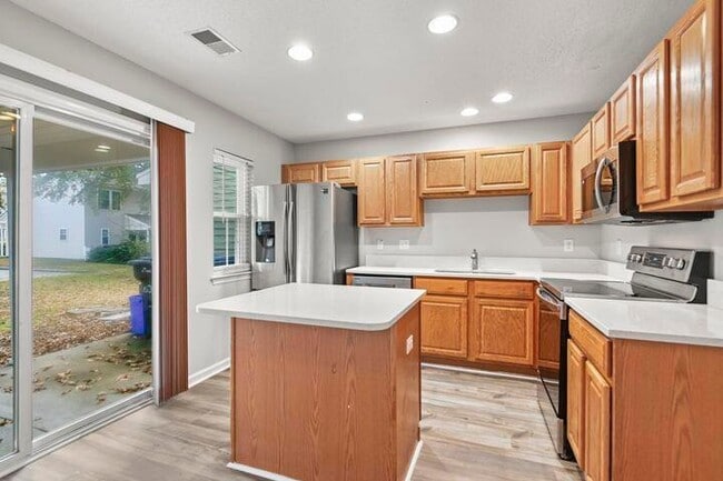 Photo - 8010 Shadow Oak Dr