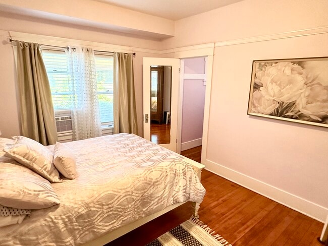 Photo - 325 Wisconsin Ave