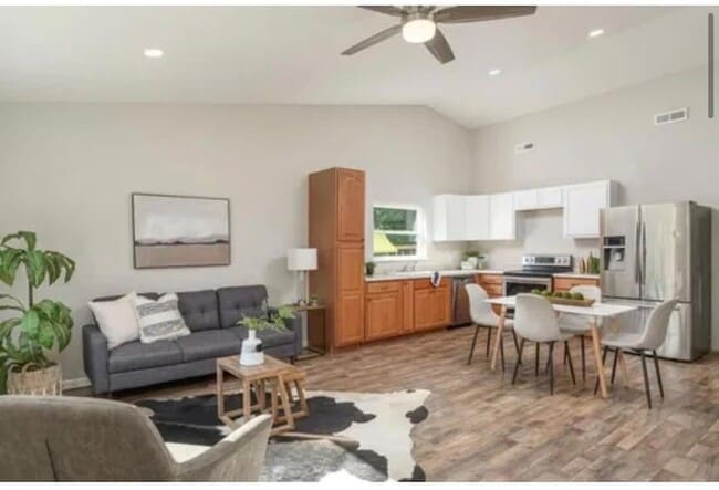 Photo - 471 Idaho Ave