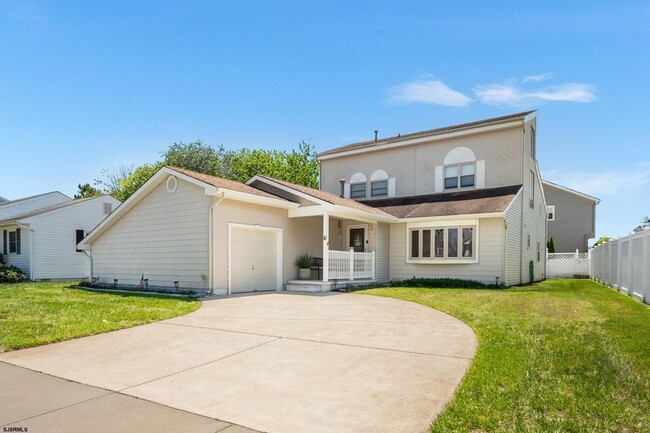 Building Photo - 10 Explorer Rd