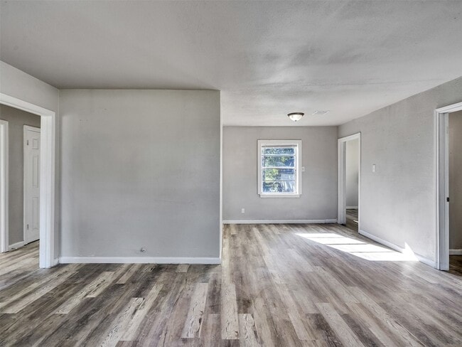 Photo - 7622 S Hall St