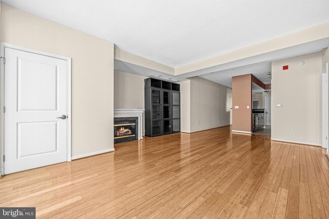 Photo - 715 6th St NW Unit 904