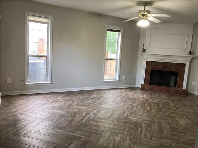 Photo - 370 Manor Glen Dr
