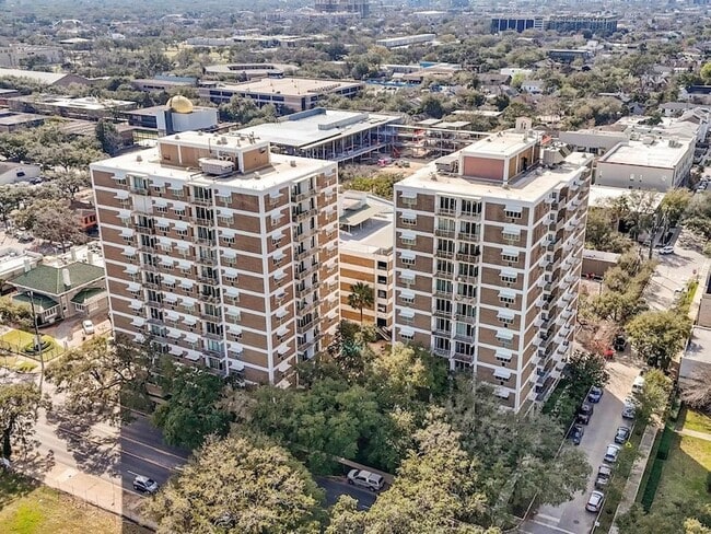 Building Photo - 3600 Montrose Blvd Unit 607