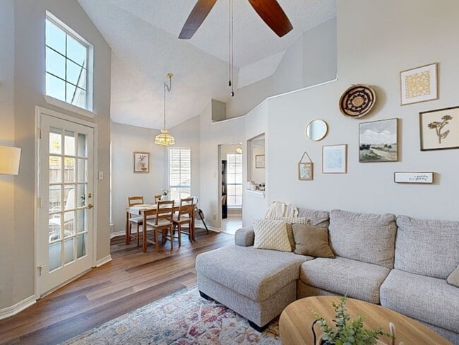 Photo - 18024 Whispering Gables Ln