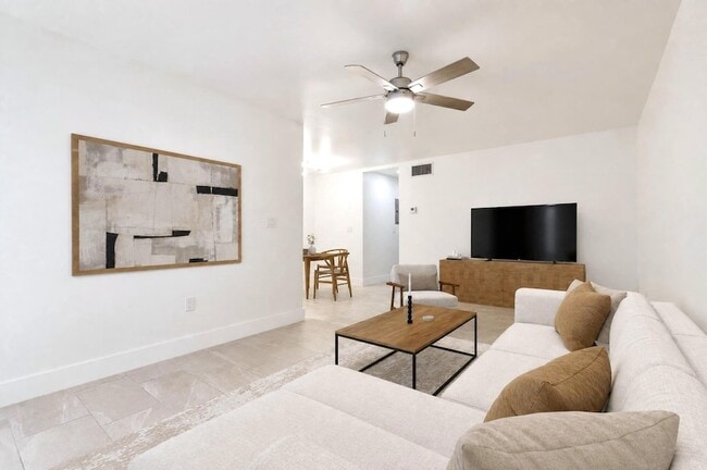 Photo - 1747 Rodman St Unit 302