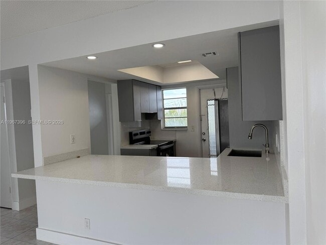 Building Photo - 1333 E Hallandale Beach Blvd Unit 444