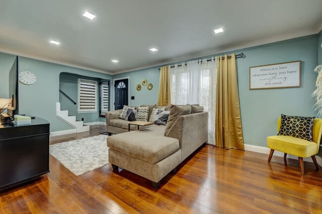 Photo - 3855 Grosvenor Rd Unit SI ID1496039P