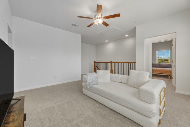 Photo - 2017 Ridge Runner Dr Unit SI ID1492674P