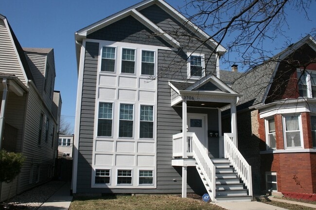 Building Photo - 3706 N Drake Ave Unit G