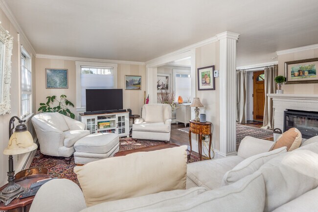 Photo - 15 King St Unit SI ID1631120P