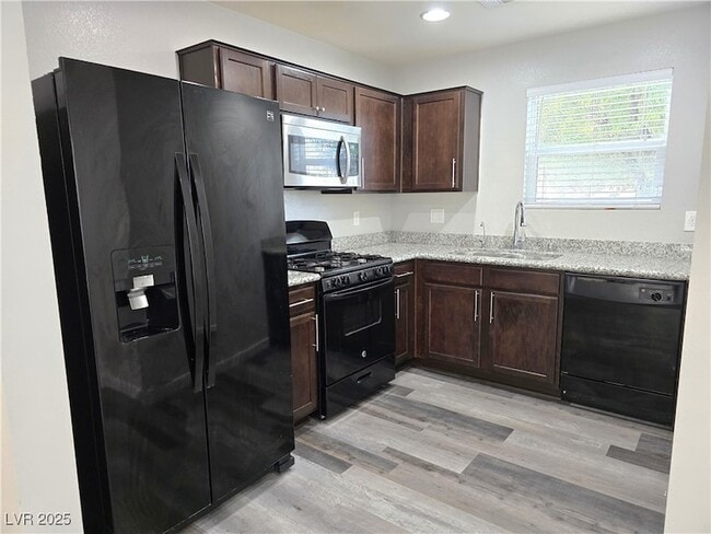 Photo - 1888 Molly Meadows St