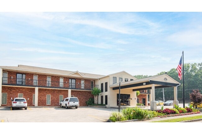 Photo - Executive Lodge