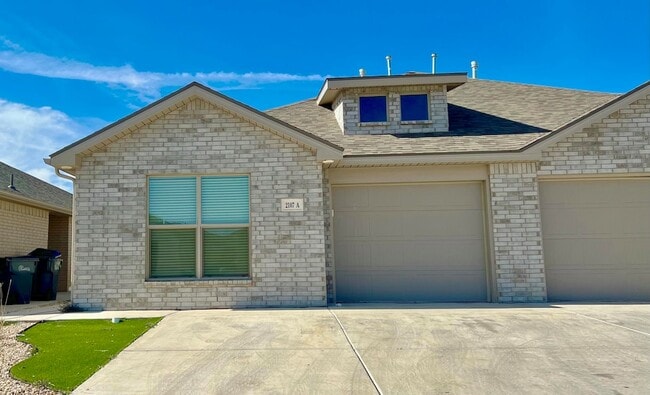 Building Photo - 2107 N Avenue K Unit B