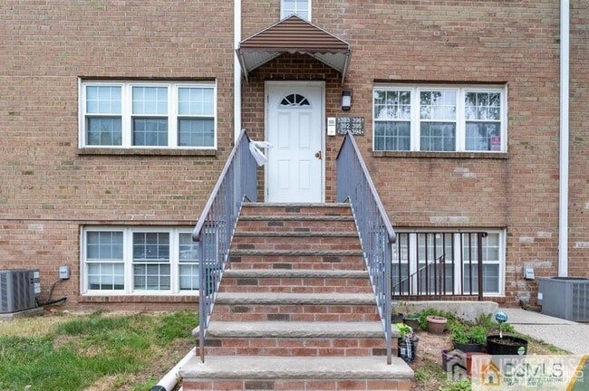 Photo - 18 College Dr Unit 18