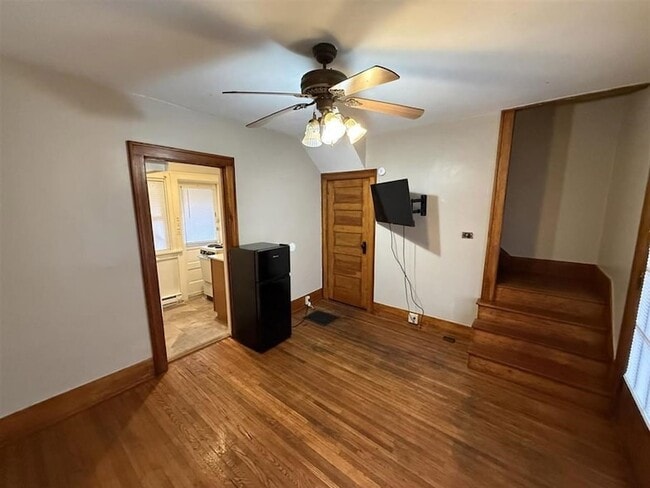 Photo - 10 Howard Pl