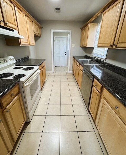 Photo - 1331 Colonial Rd