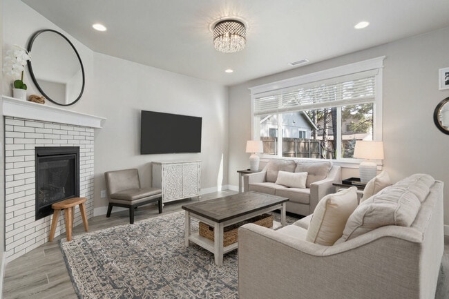Building Photo - 2841 W Alamo Dr Unit SI ID1558660P