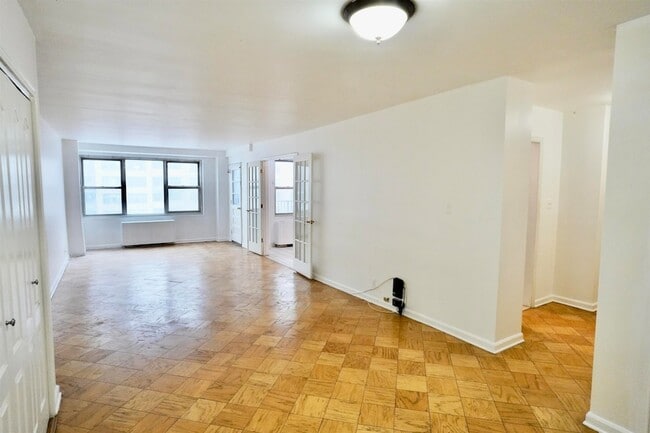 Photo - 225 St Pauls Ave