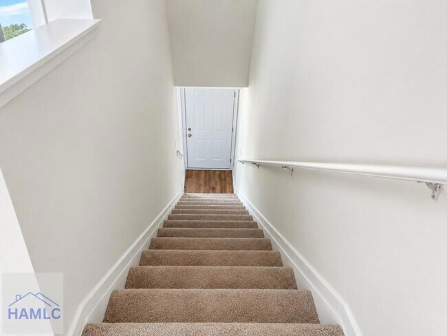Photo - 227 Rendell Ln