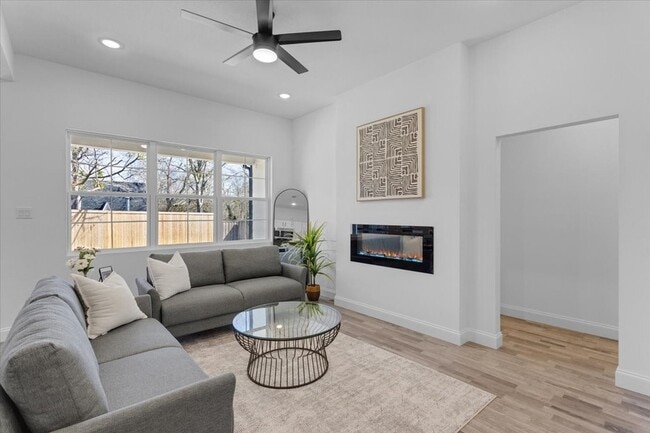 Photo - 1323 S Montgomery St