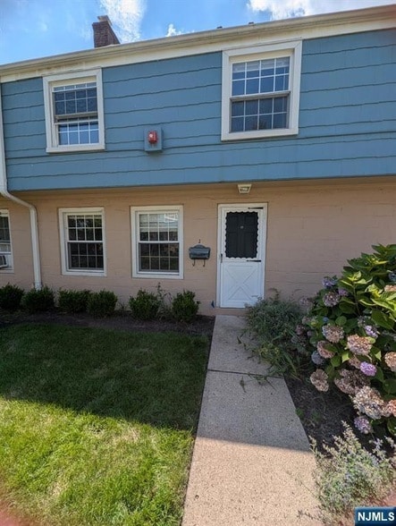 Photo - 715 Cedar Ln