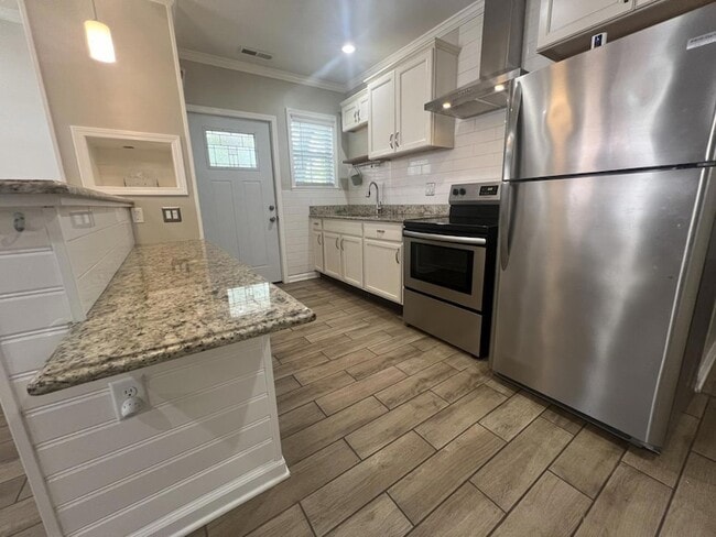 Photo - 1464 Sawyer Rd
